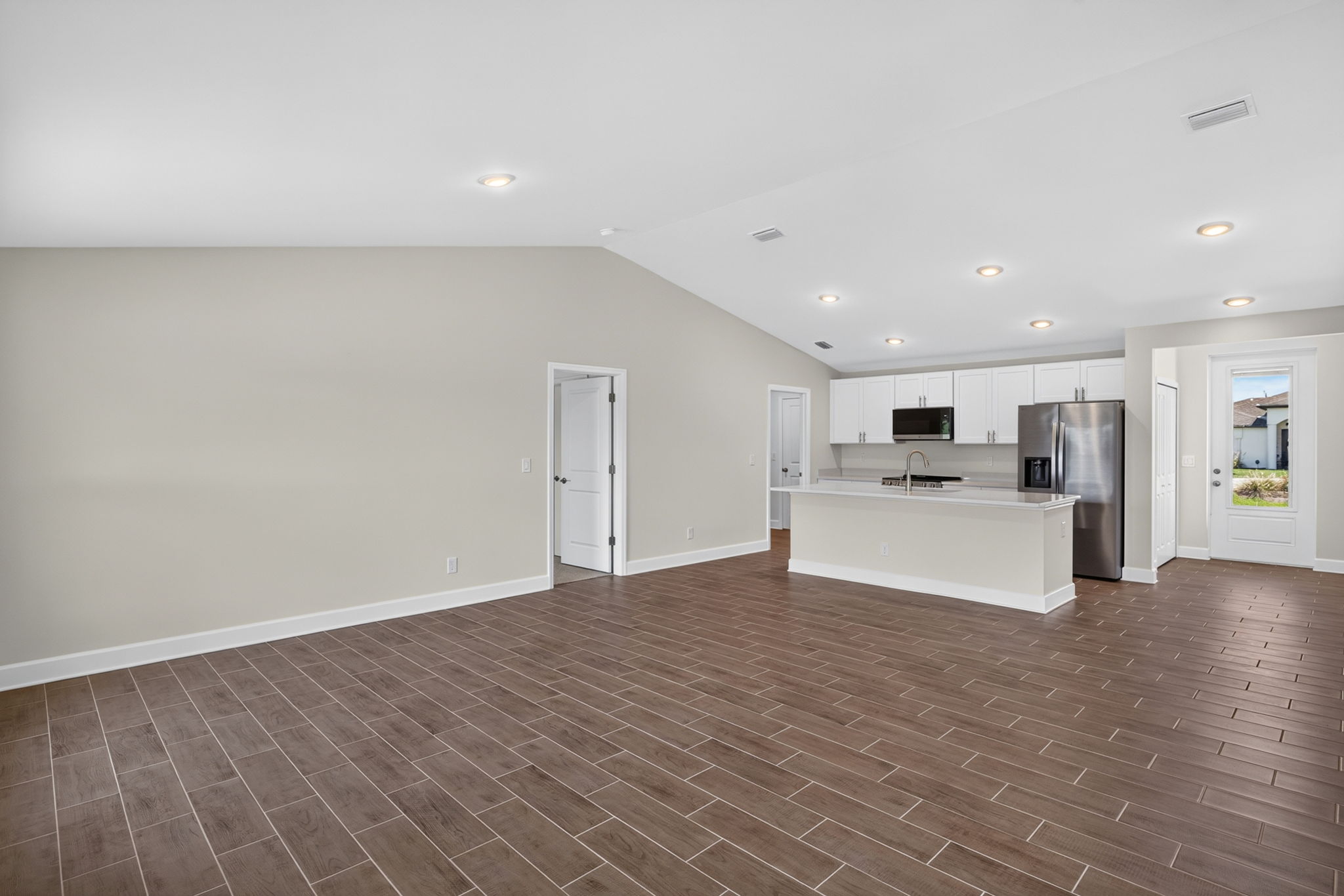 Living Room 3 of 4