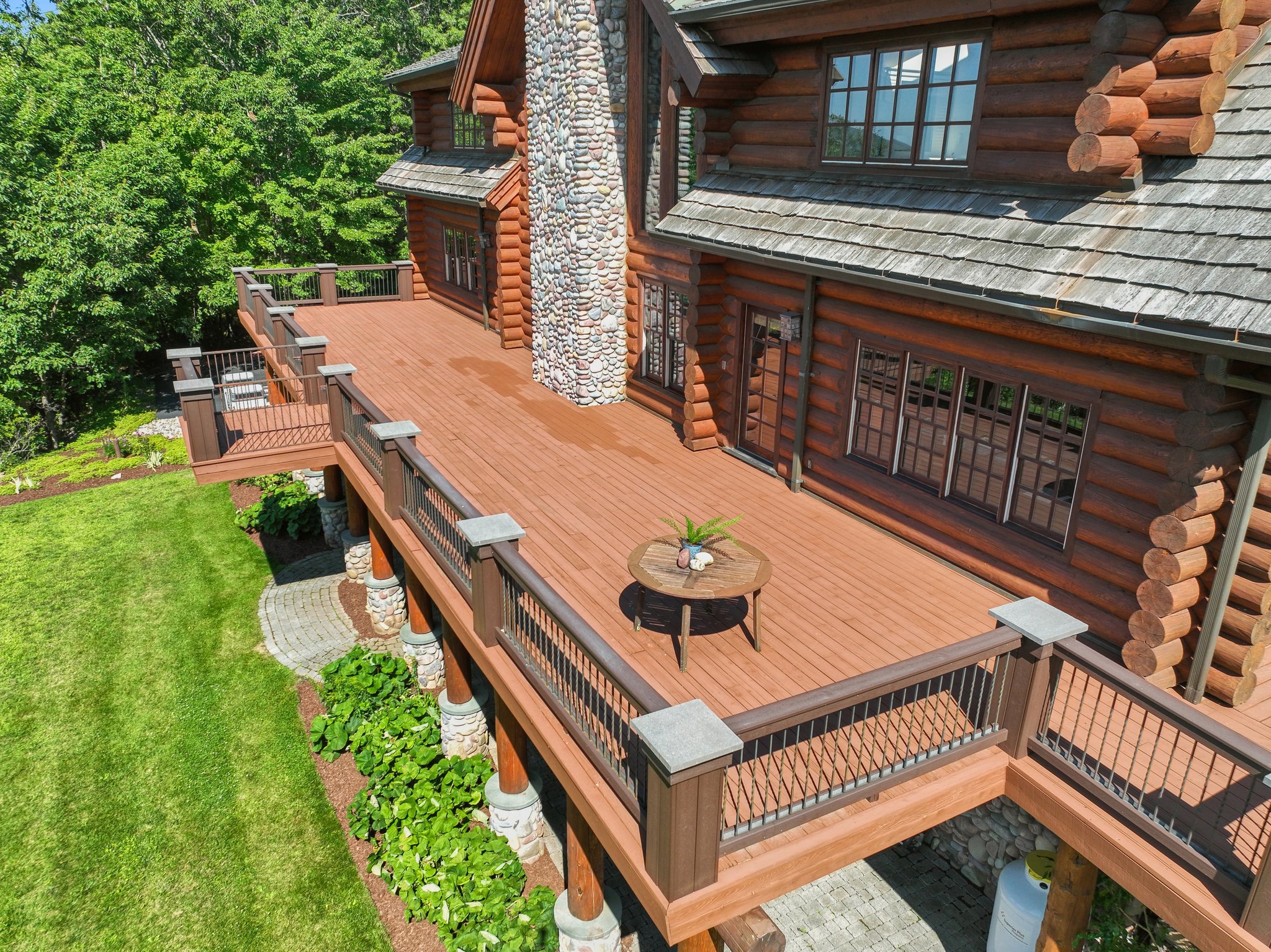 Expansive Deck