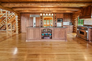 Kitchen with center island