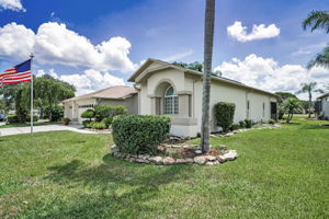 Front Exterior12