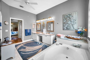 Primary Bathroom1c