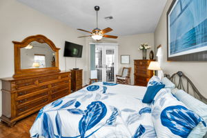 Primary Bedroom1b