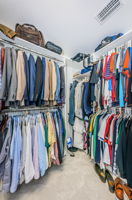 Master Bedroom Walk-in Closet1b