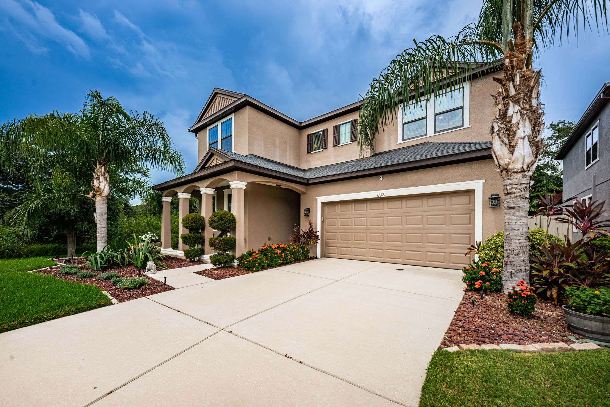 Front Exterior5