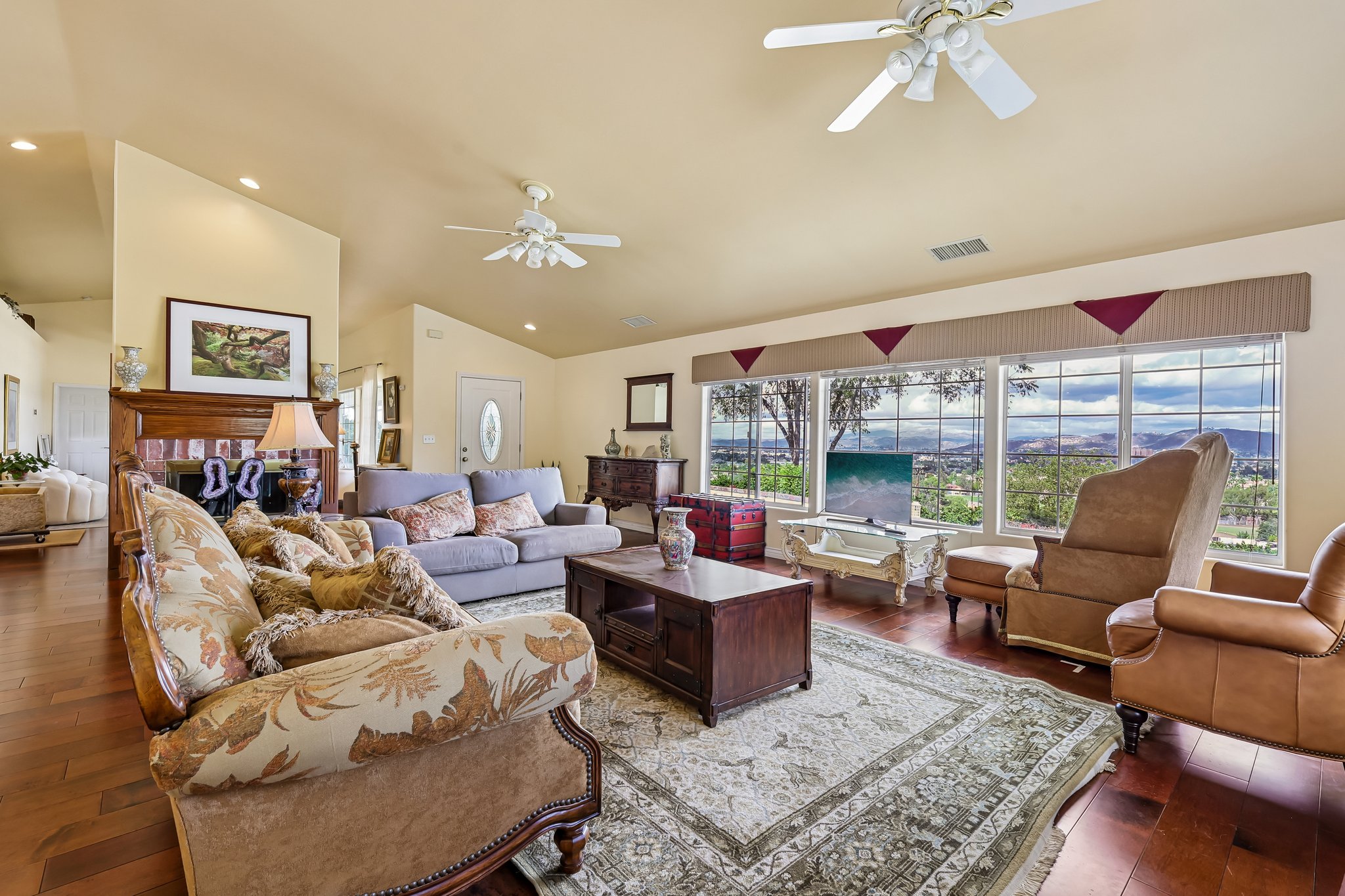 Emerald Heights Rd-S2310-015.jpg