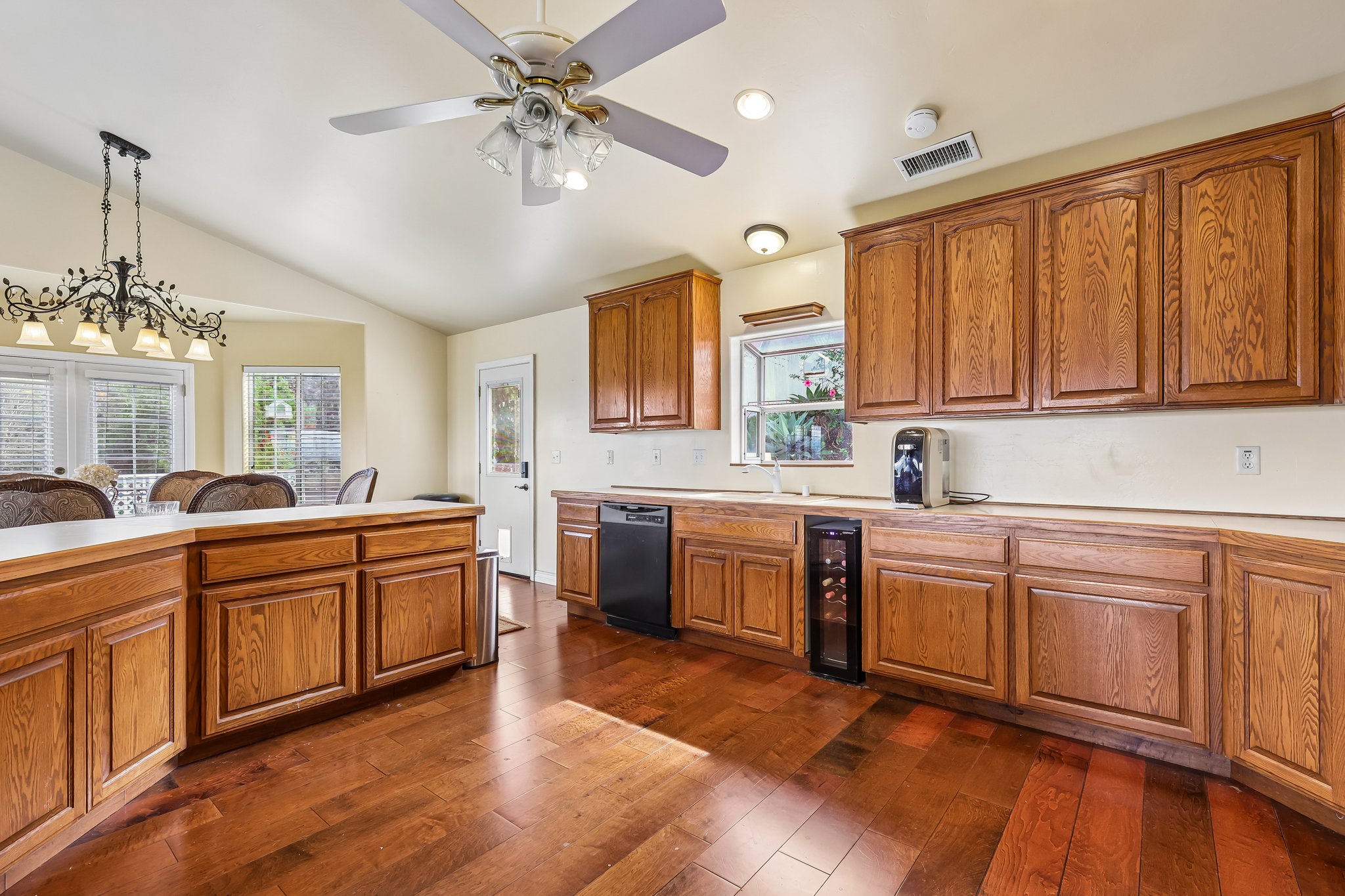 Emerald Heights Rd-S2310-025.jpg