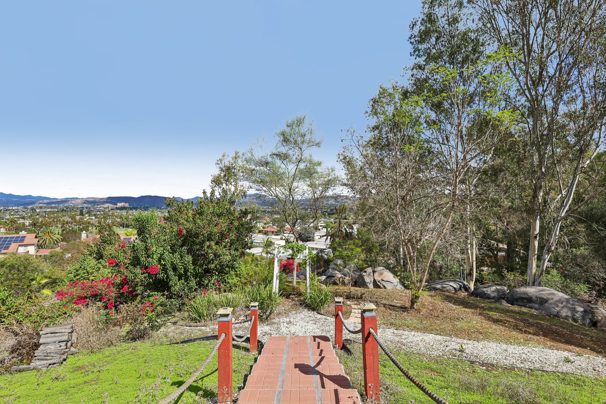 Emerald Heights Rd-S2310-056.jpg