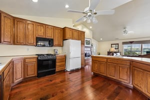 Emerald Heights Rd-S2310-023.jpg