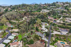Emerald Heights Rd-S2310-073.jpg