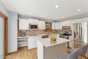 IMG_9398 virtually staged.jpeg