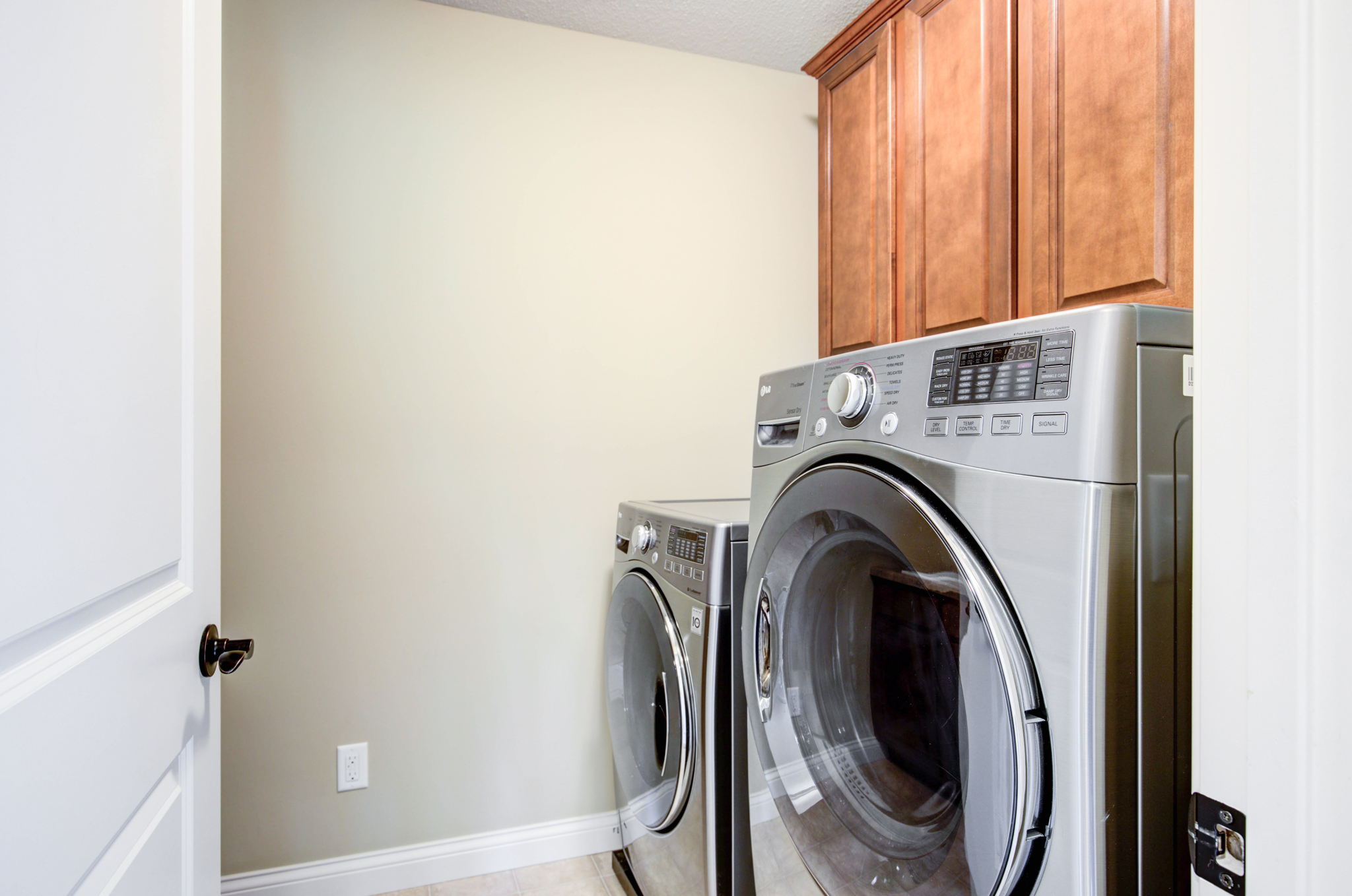 28 Upper Level Laundry