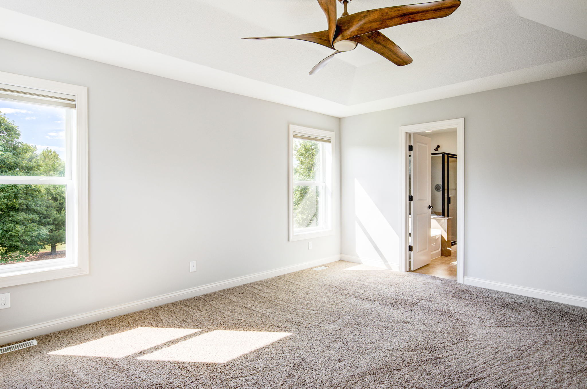 23 Upper Level Primary Bedroom