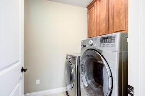 28 Upper Level Laundry