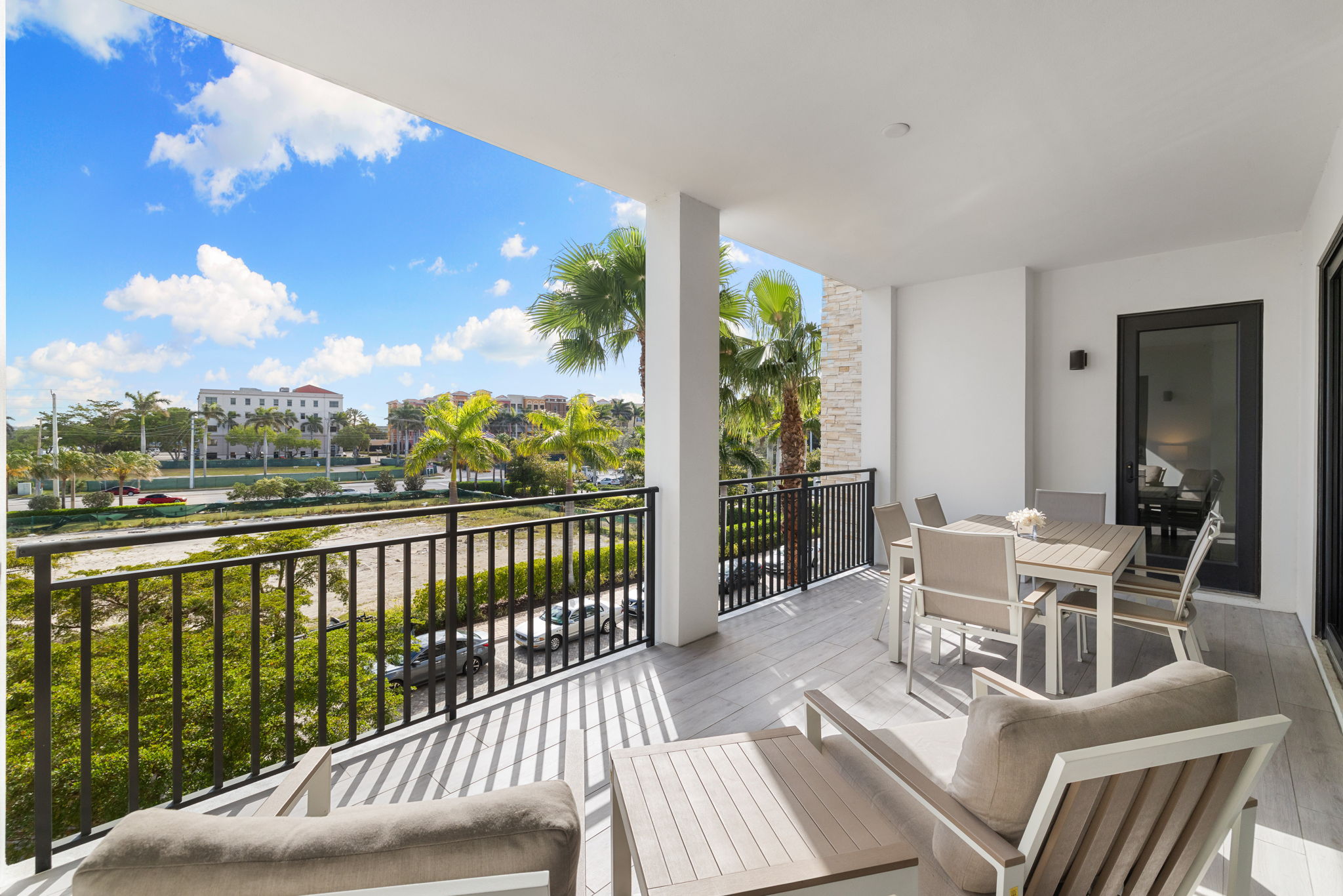 https://cdn.aryeo.com/listings/1135-3rd-ave-s-317-naples-fl-34102-14338457/resized/thumbnail/thumbnail-0195718e-19c0-7027-85ed-4c19c158b382.jpeg