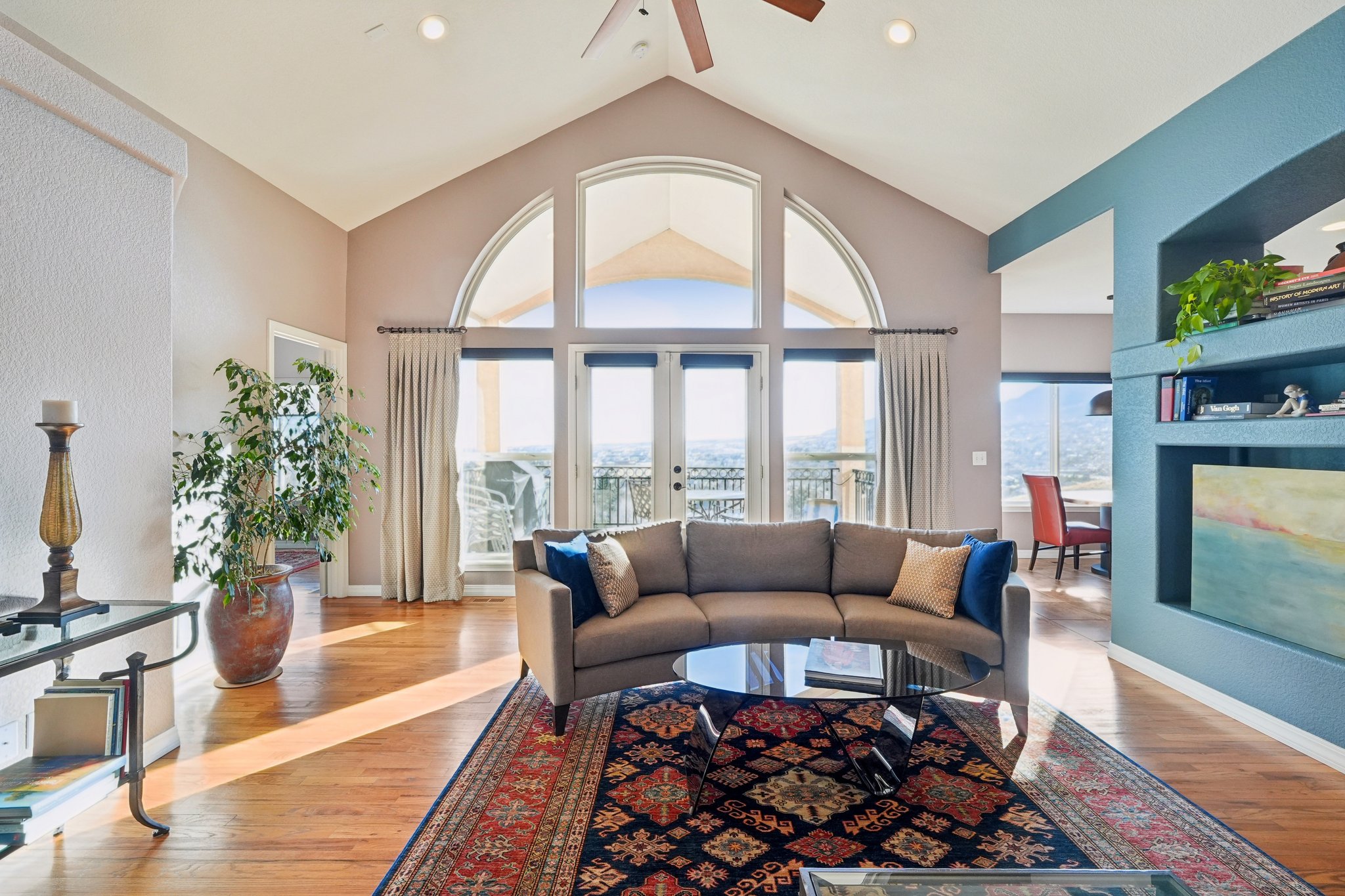 Bayfield Dr-S2101-009.jpg