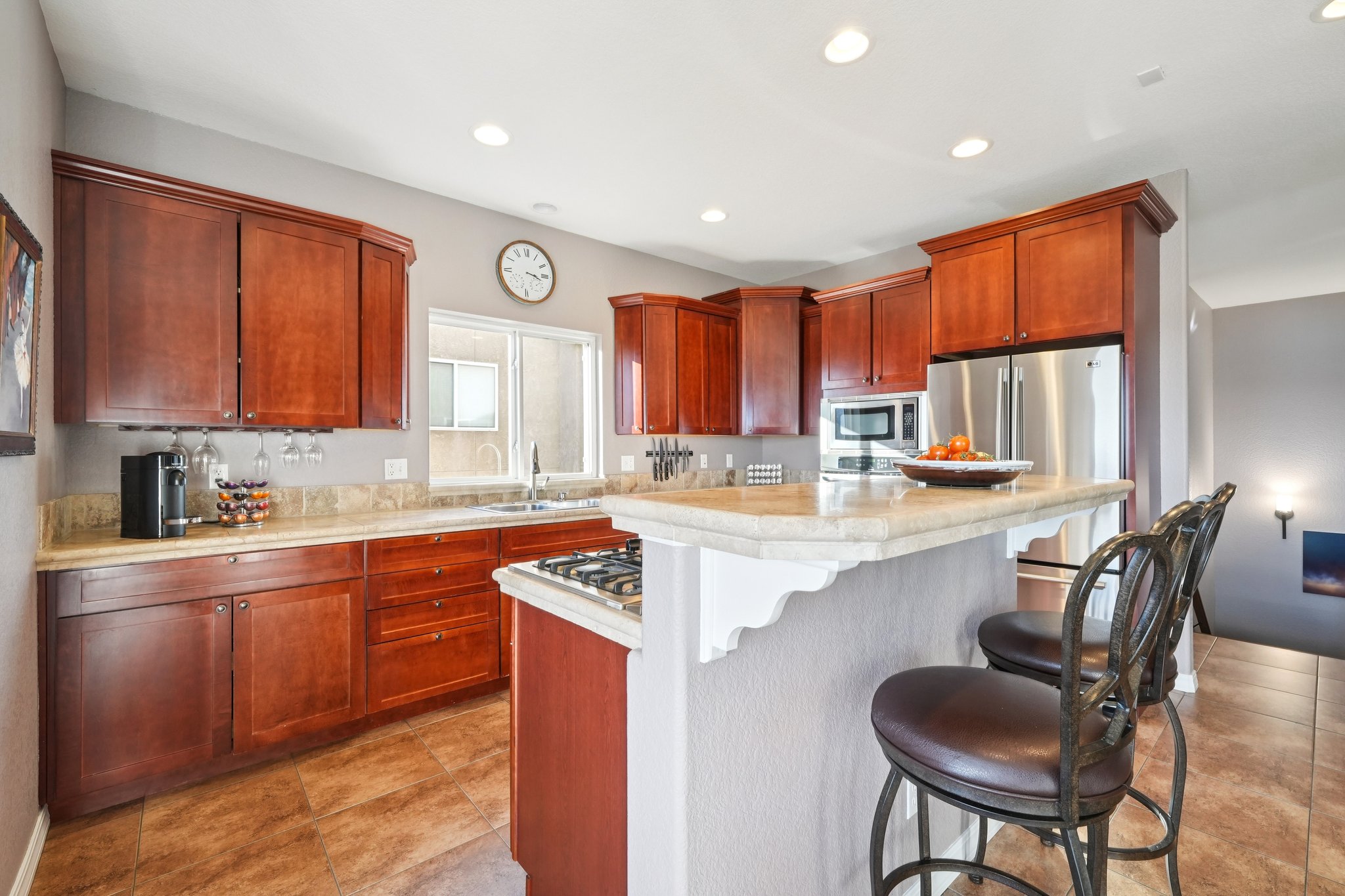 Bayfield Dr-S2101-025.jpg