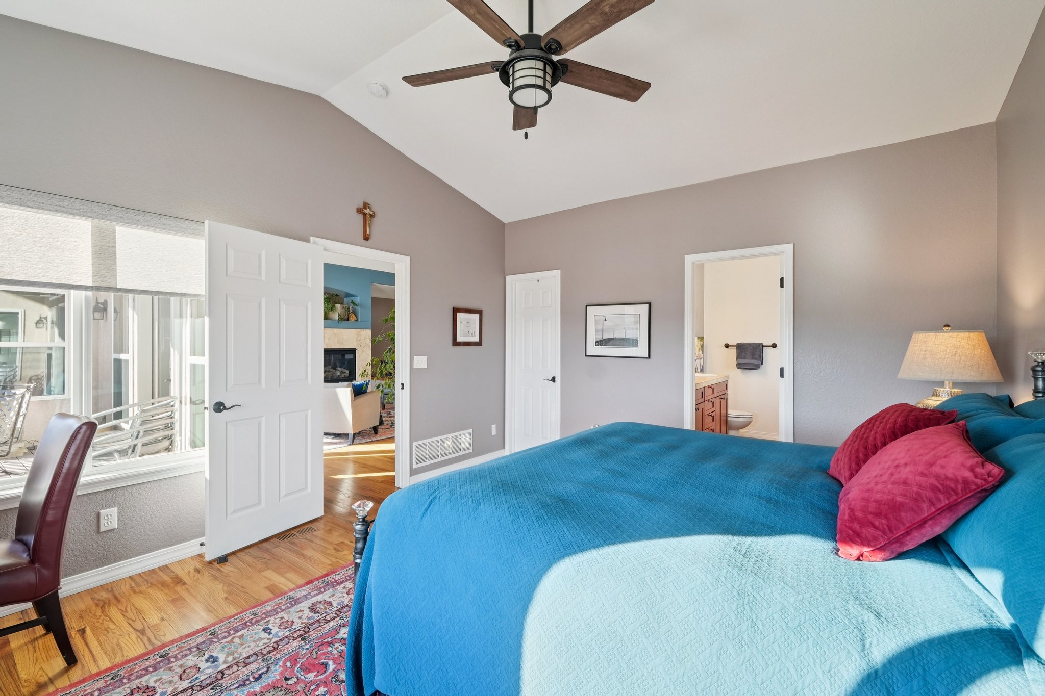 Bayfield Dr-S2101-042.jpg