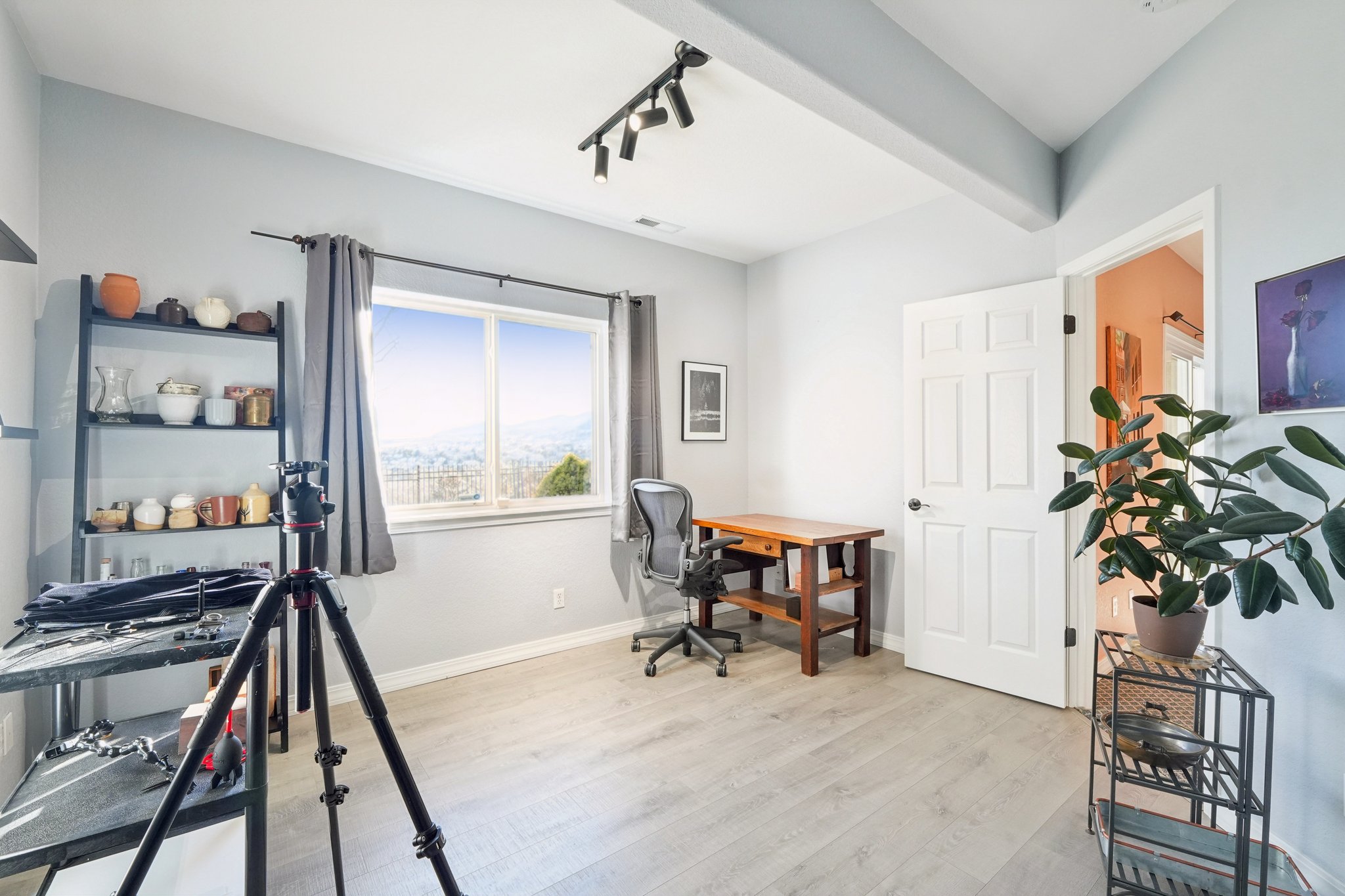 Bayfield Dr-S2101-057.jpg