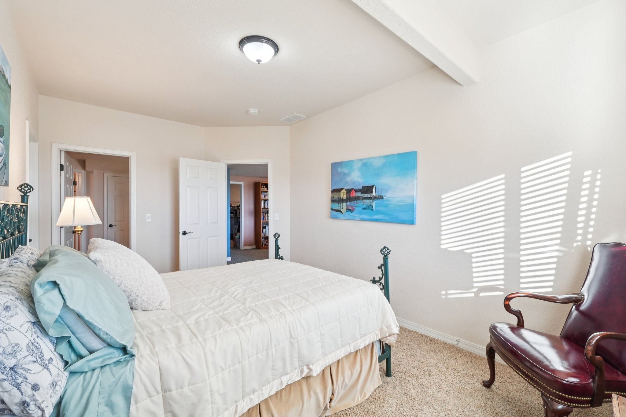 Bayfield Dr-S2101-061.jpg