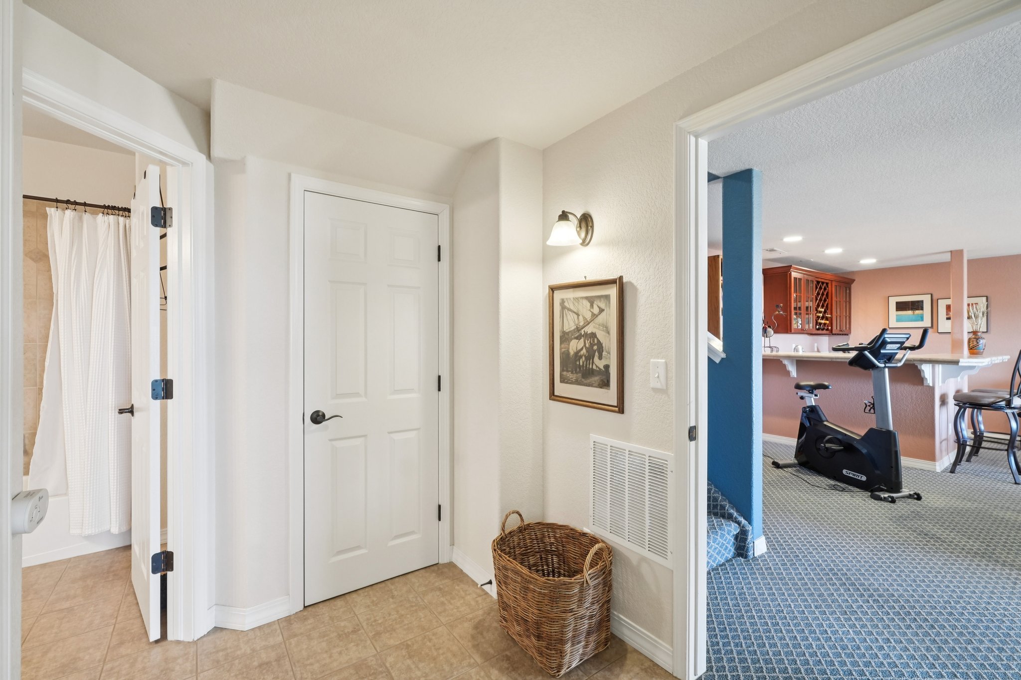 Bayfield Dr-S2101-063.jpg