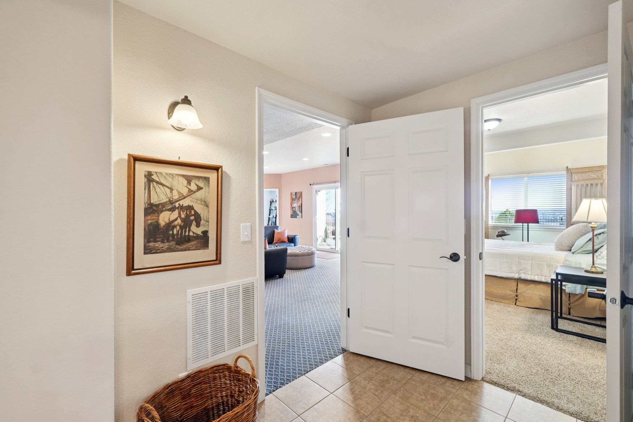 Bayfield Dr-S2101-064.jpg