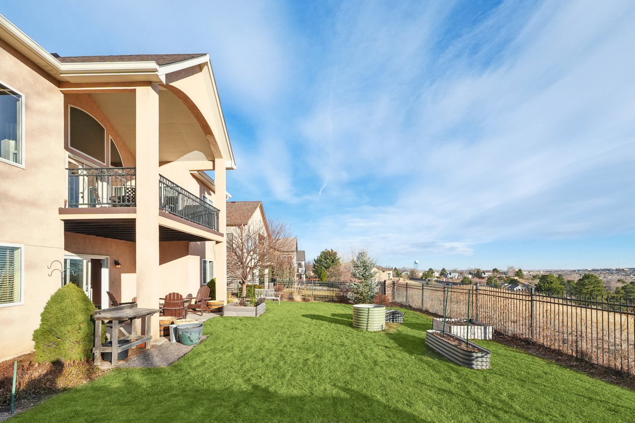 Bayfield Dr-S2101-082.jpg