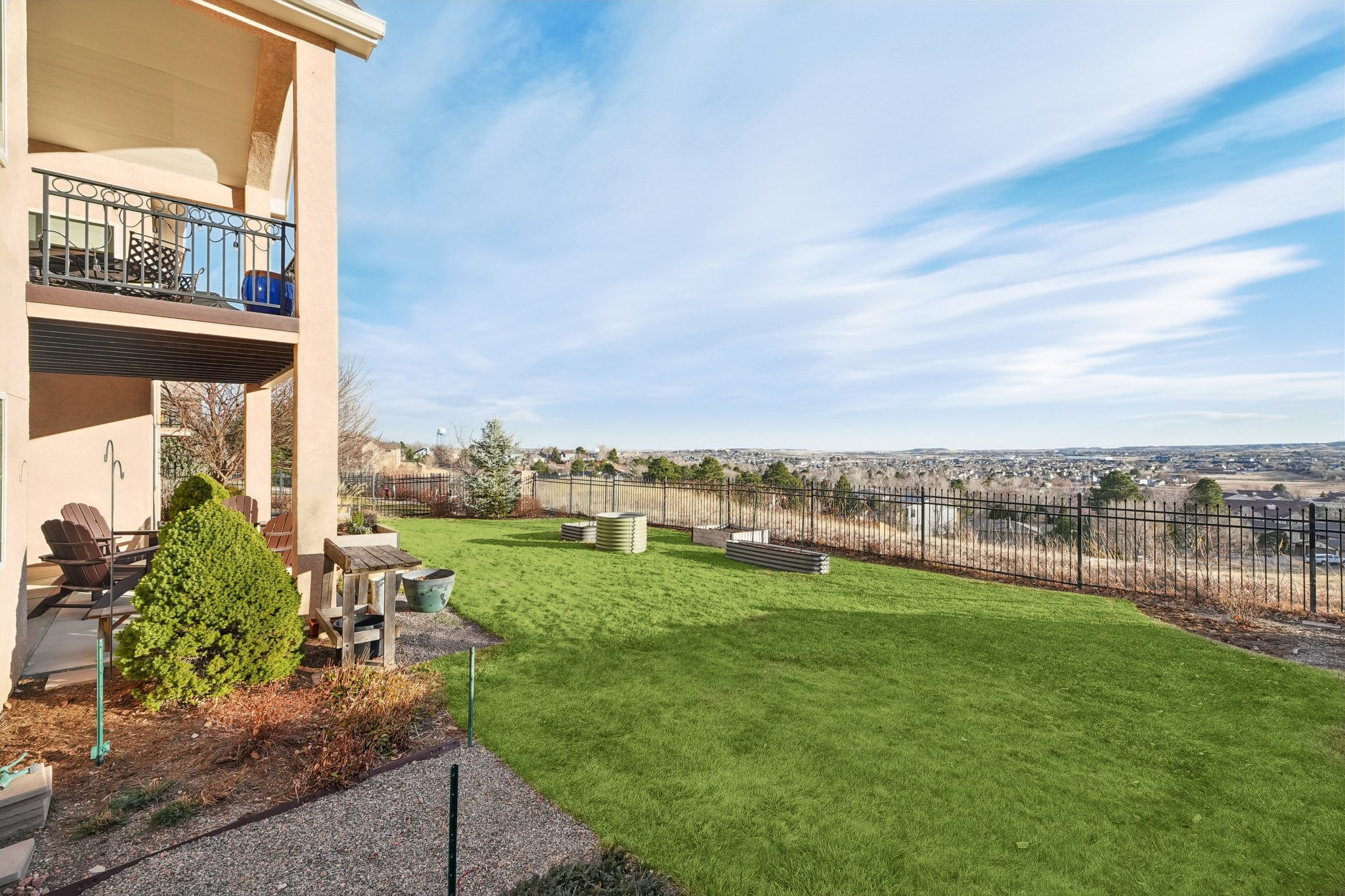 Bayfield Dr-S2101-086.jpg