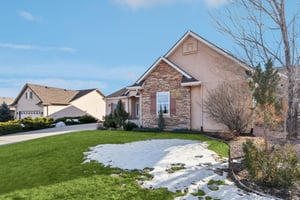 Bayfield Dr-S2101-003.jpg