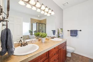 Bayfield Dr-S2101-044.jpg