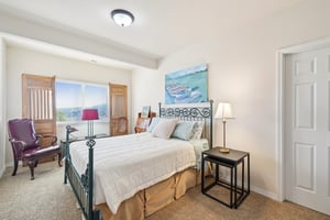 Bayfield Dr-S2101-059.jpg