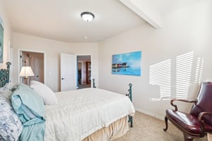 Bayfield Dr-S2101-061.jpg