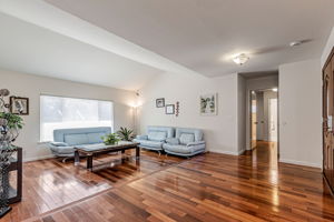009_ 1135 Elmsford Dr 