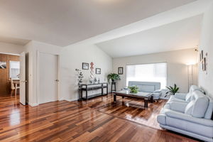 010_ 1135 Elmsford Dr 