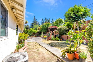 047_ 1135 Elmsford Dr 