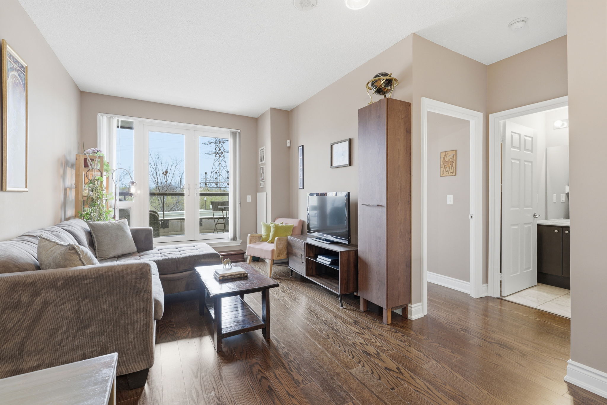 Property in Toronto — delivered property photograph 8