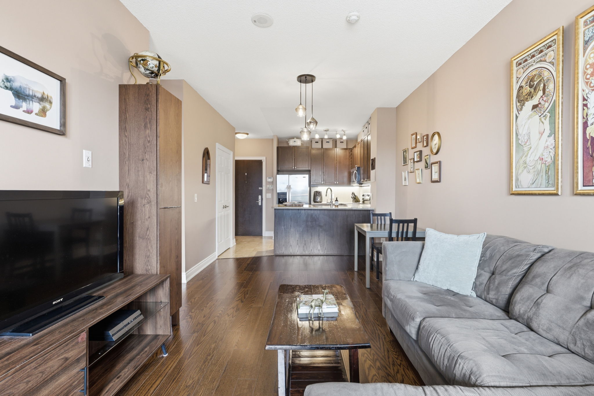 Property in Toronto — delivered property photograph 11