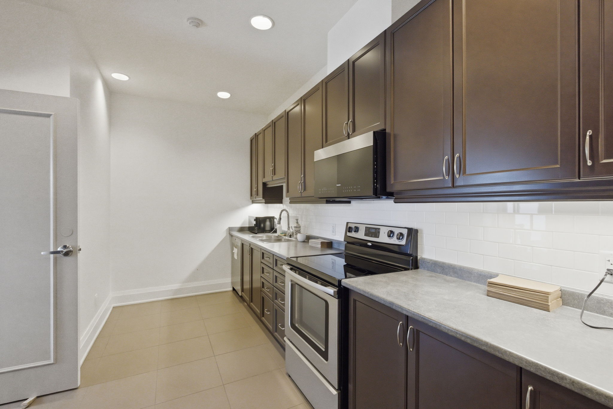 Property in Toronto — delivered property photograph 40