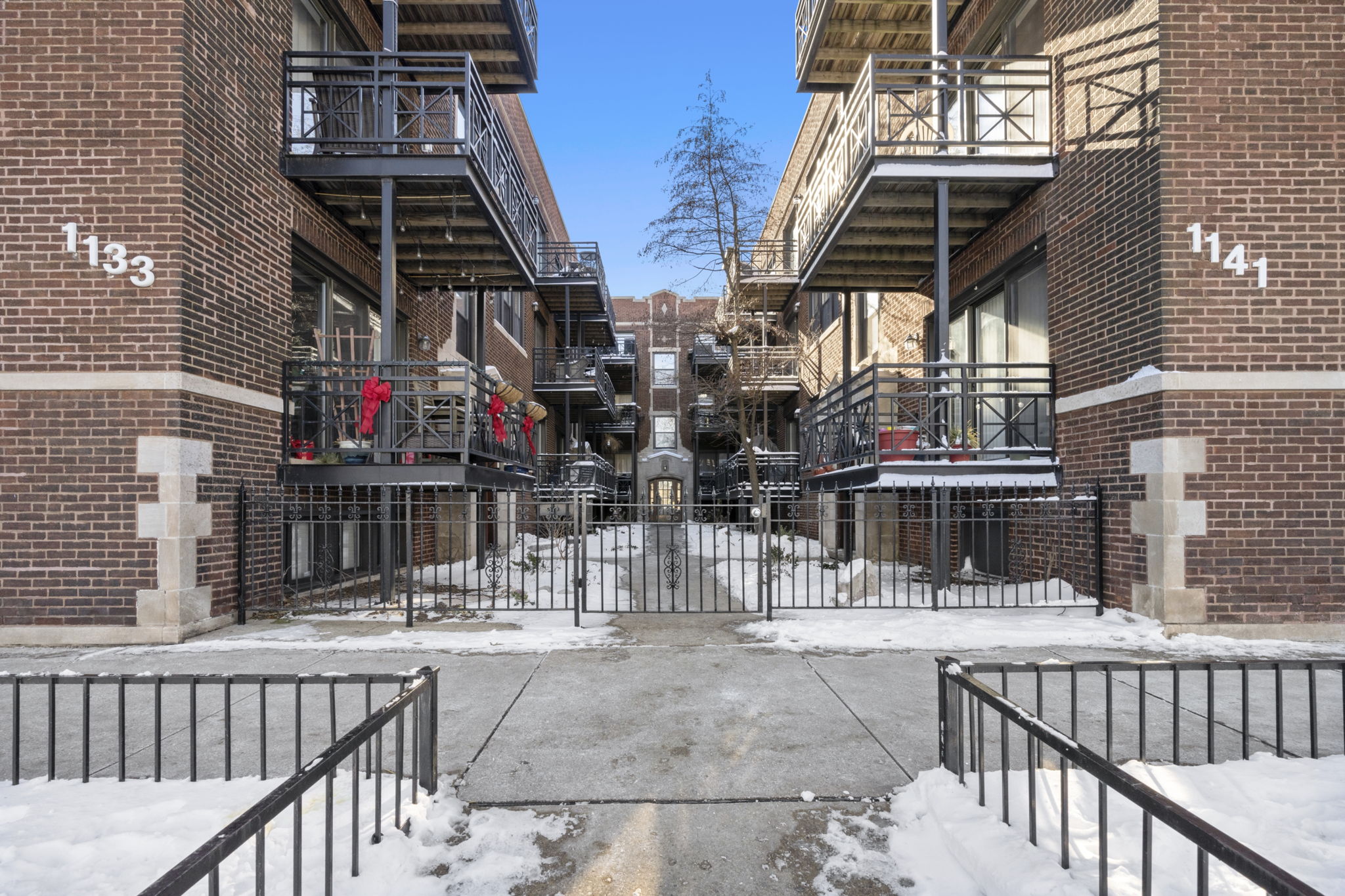 1135 W Grace St 3S, Chicago, IL 60613 ThreeSixtyChicago