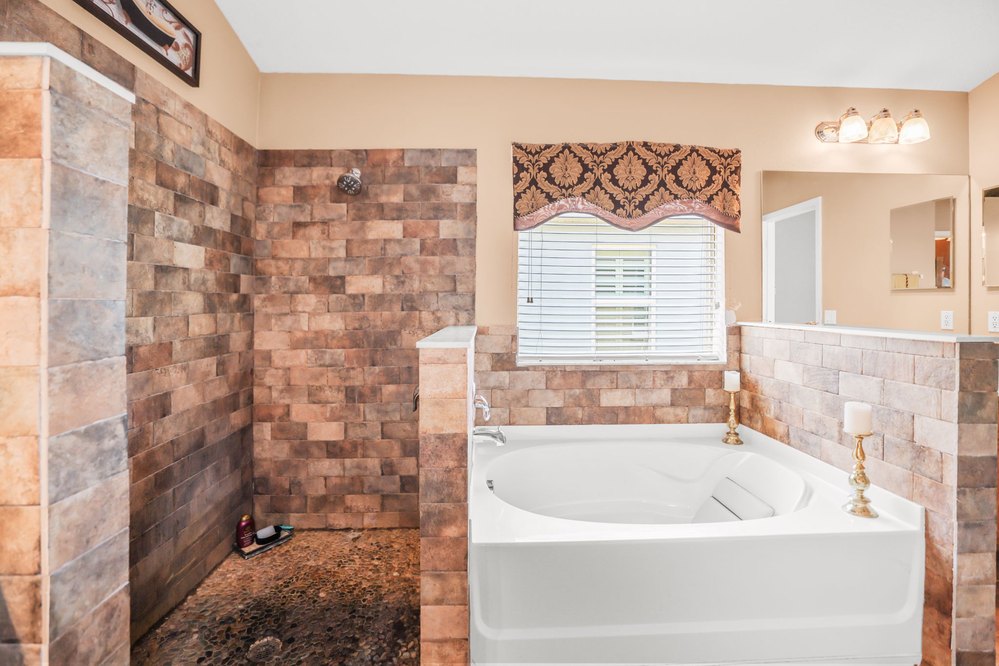 Bathroom 1 - 495A2662