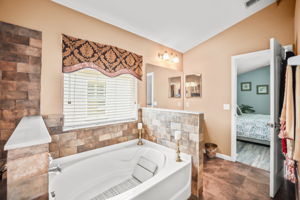 Bathroom 1 - 495A2664