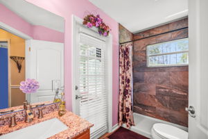 Bathroom 2 - 495A2643
