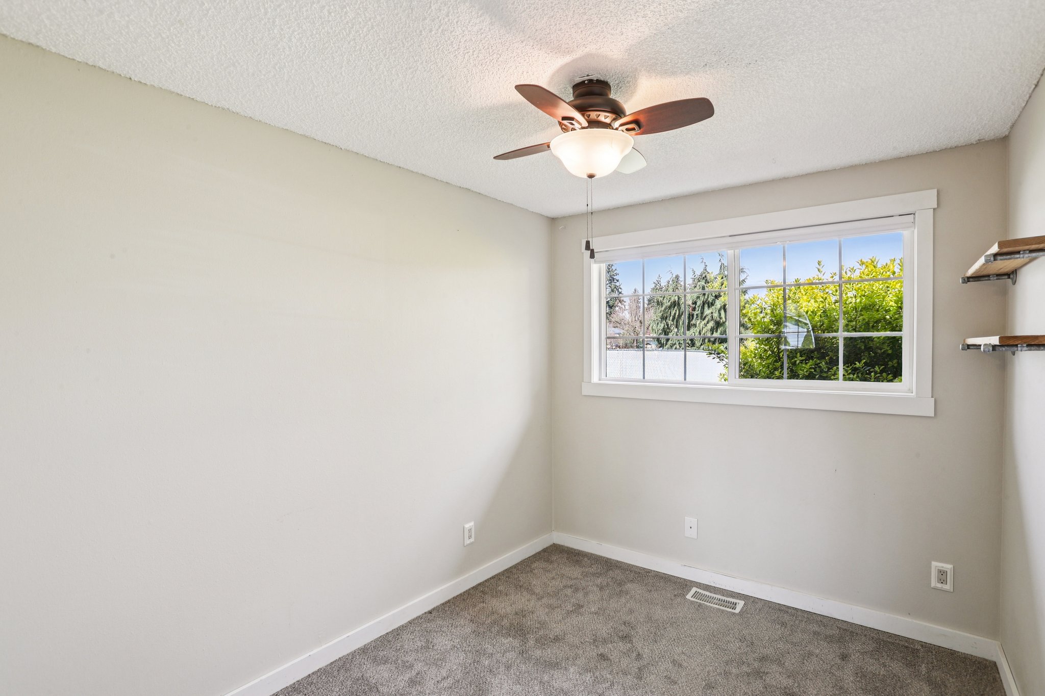 NE 193rd Ave-S0104-017.jpg