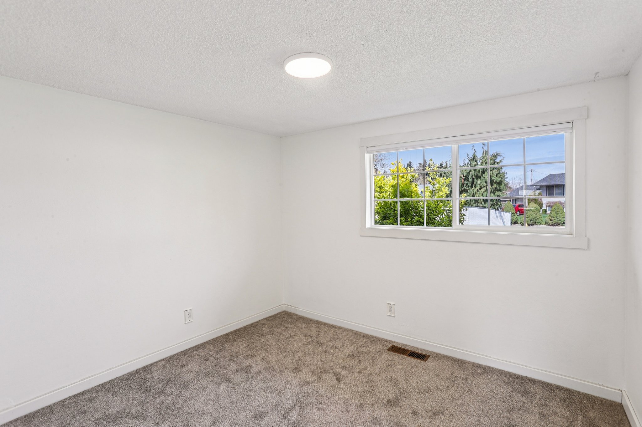 NE 193rd Ave-S0104-019.jpg