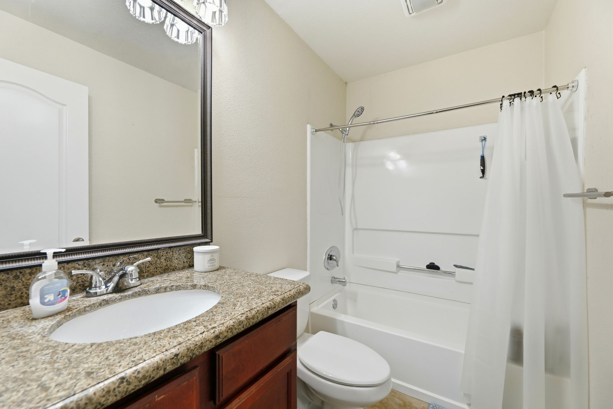 025_F8_1137 Yarwood Ct