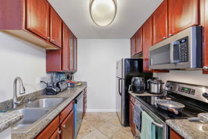 011_F8_1137 Yarwood Ct