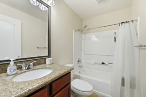 025_F8_1137 Yarwood Ct
