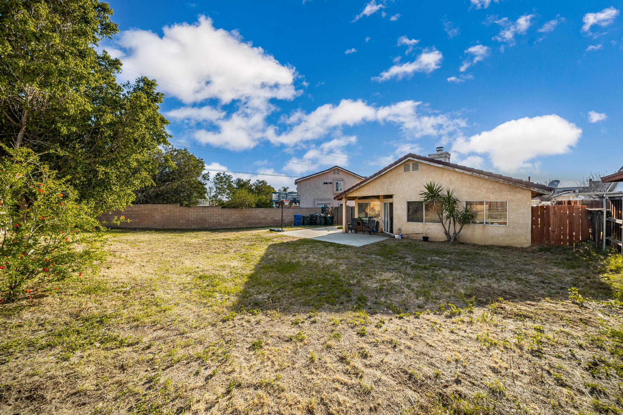 11379 Oak Knoll Dr, Fontana, CA 92337, USA Photo 24