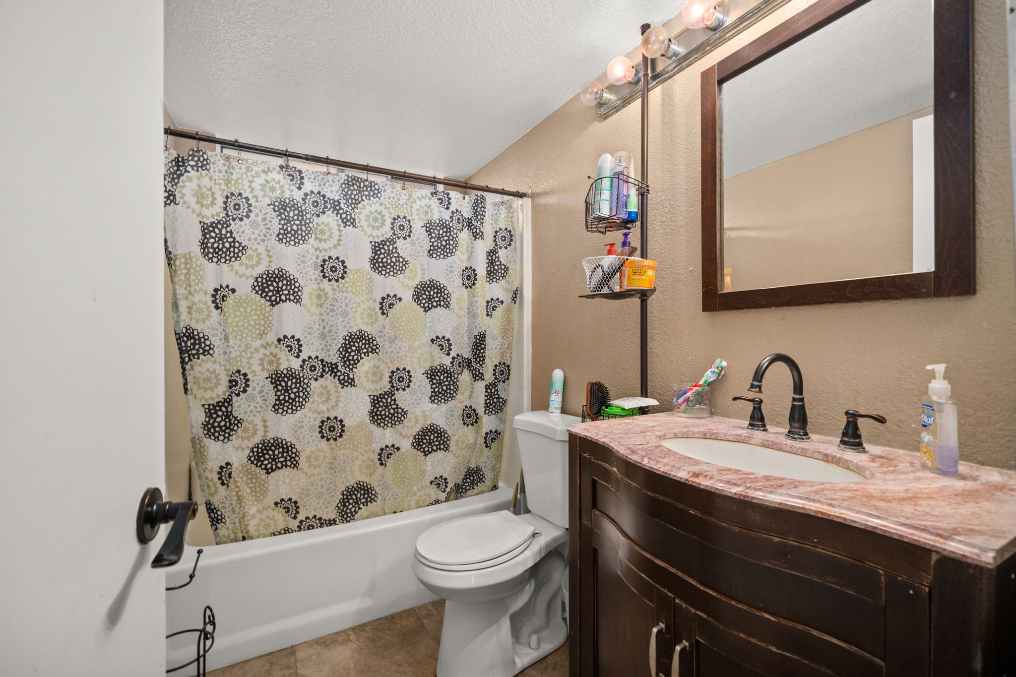 11379 Oak Knoll Dr, Fontana, CA 92337, USA Photo 16