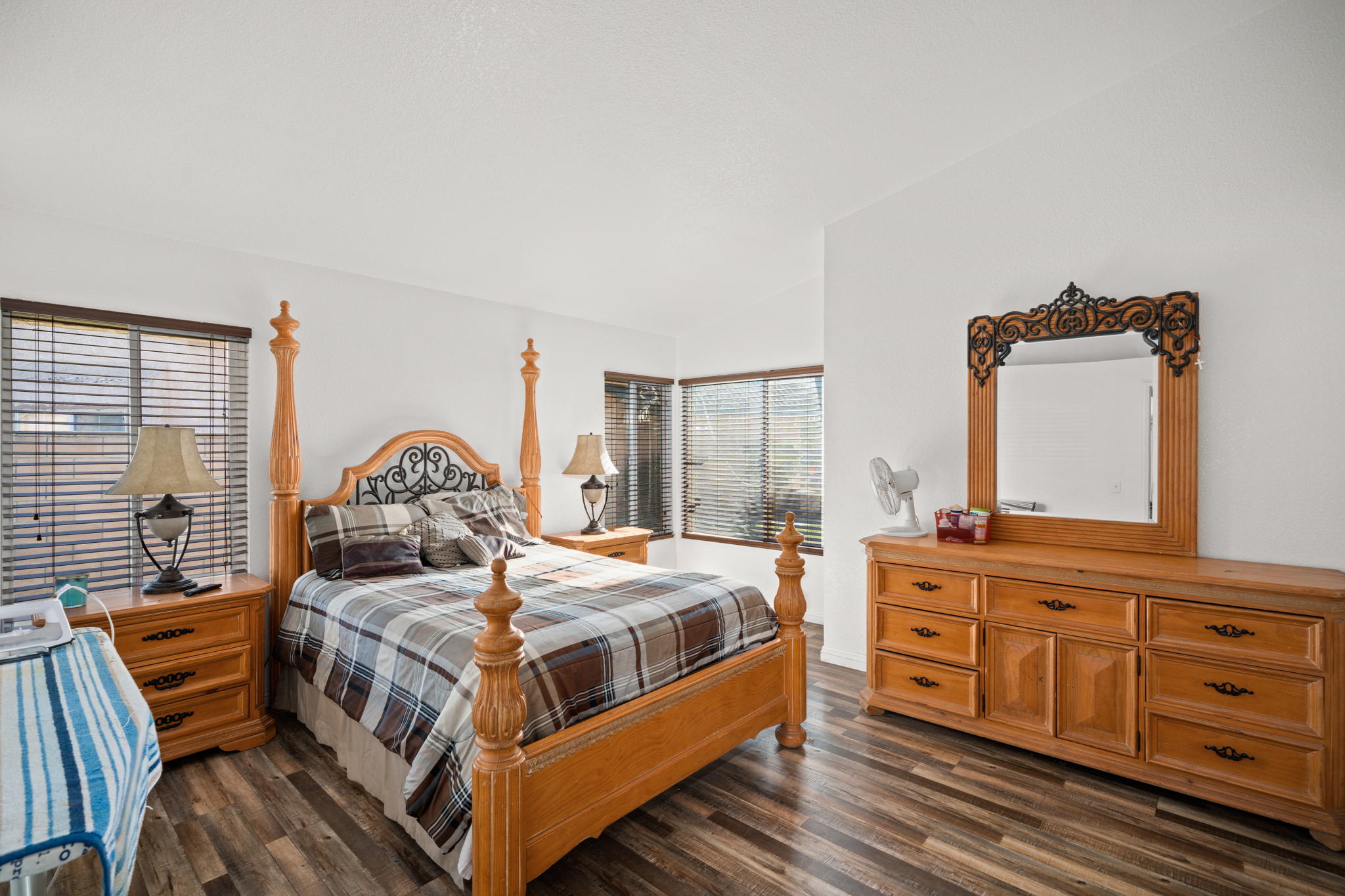 11379 Oak Knoll Dr, Fontana, CA 92337, USA Photo 13