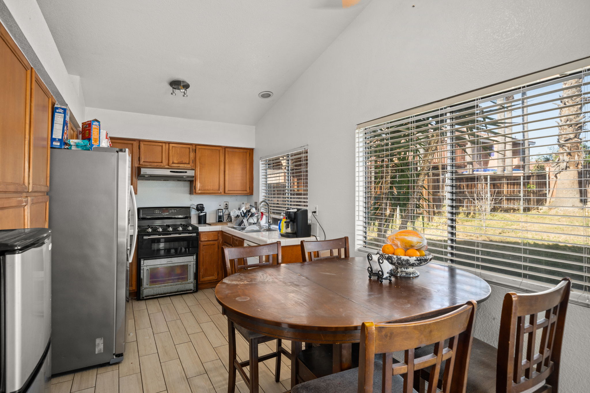 11379 Oak Knoll Dr, Fontana, CA 92337, USA Photo 8